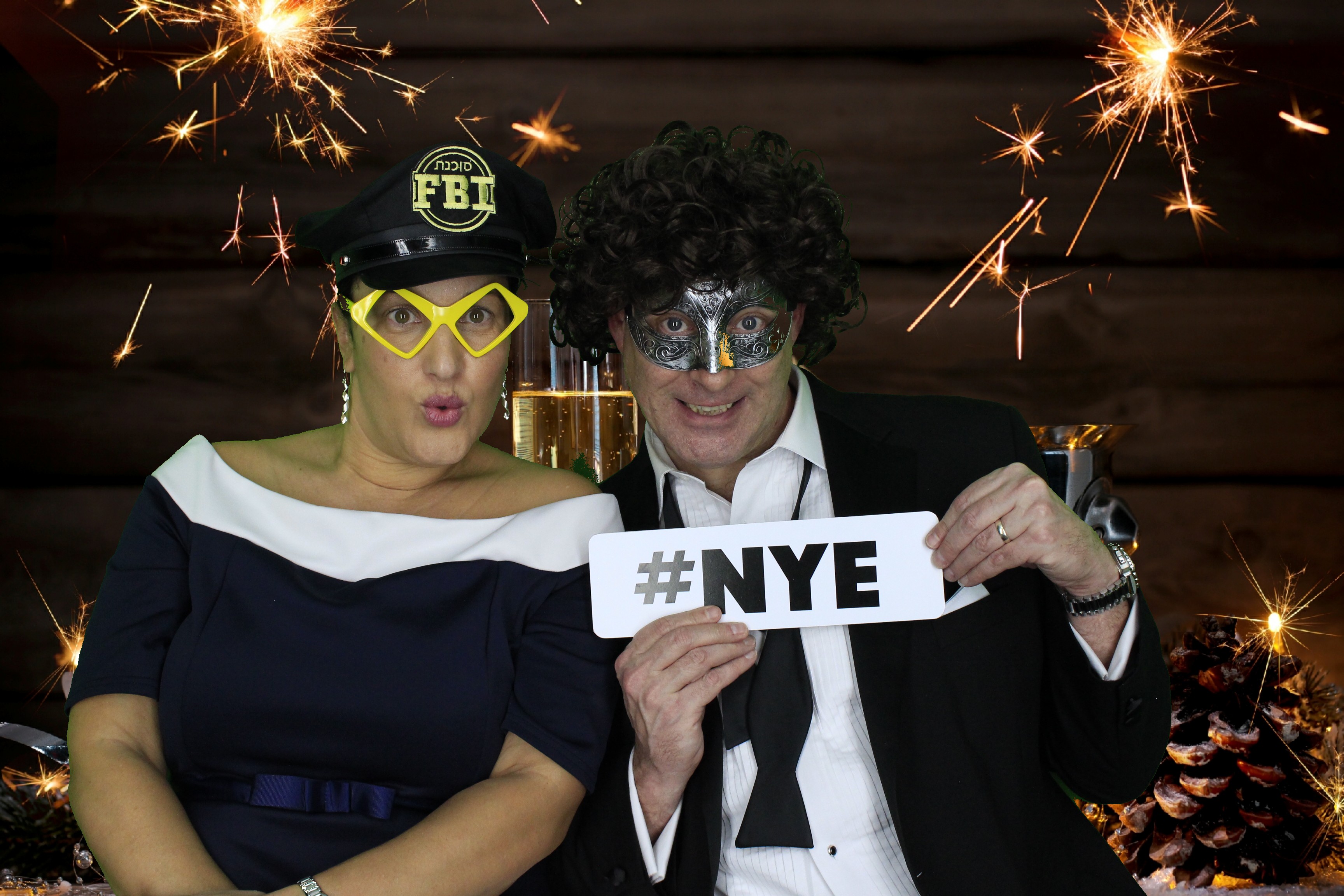 New Years Eve Party Silvermere | View more photos from the event at gallery.myphotoboothexperience.co.uk/u/MyPhotoBoothExperienceLtd/New-Years-Eve-Party-Silvermere